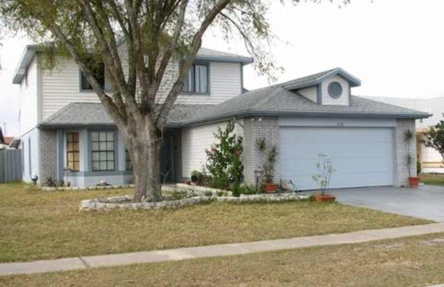 Updated Meadow Woods 4 Bedroom Home Gallery 1