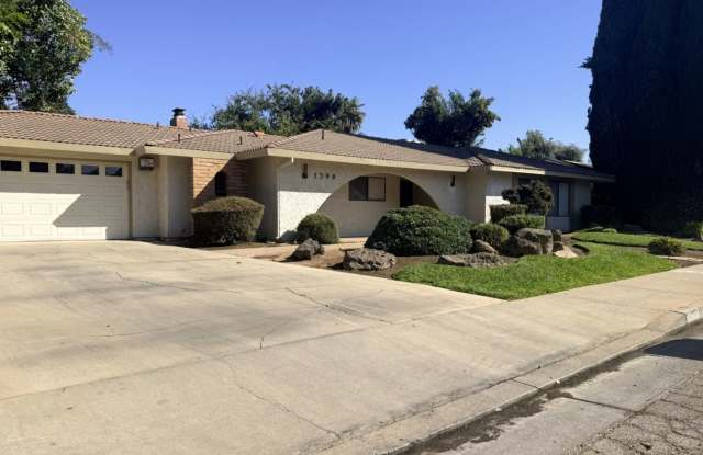 Beautiful Single-Story home in Desirable Mission Trails Gallery 3