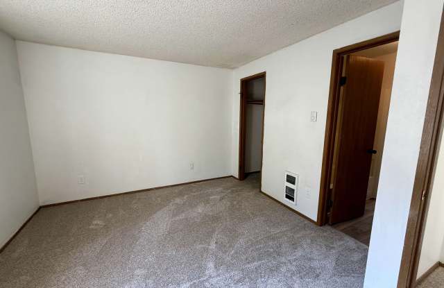 9801 52nd Street West - B Gallery 4