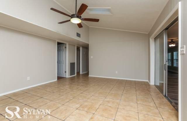 1040 Windgrove Trail Gallery 3