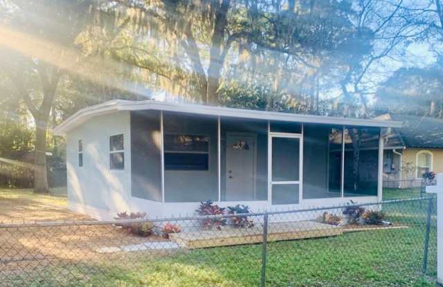 Cozy 2-Bedroom Home for Rent photos photos