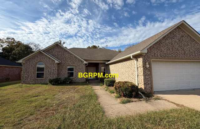 4 Bed 2 Bath Gallery 1