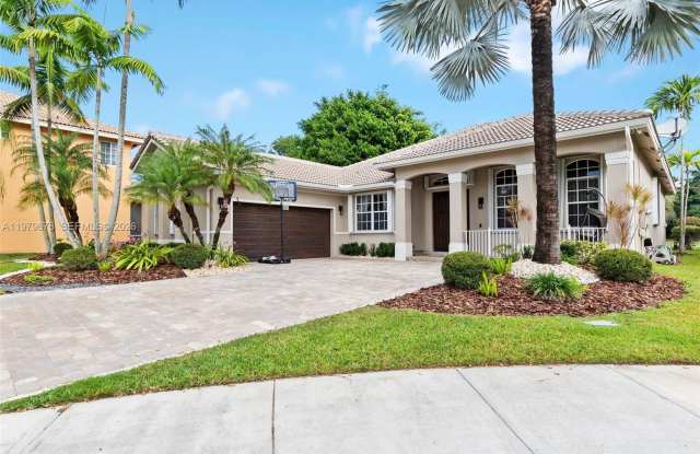 1533 Cardinal Way photos photos
