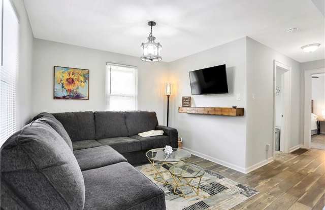 1016 West Epler Avenue Gallery 2