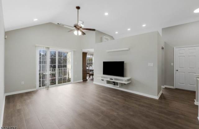 61 Waugh Ct photos photos