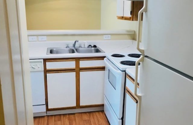 Forest Pointe Apartment Homes Gallery 3