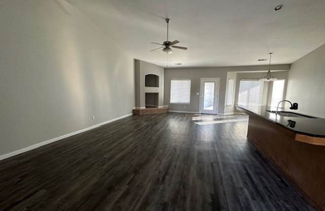 924 N. Cottage Gallery 2