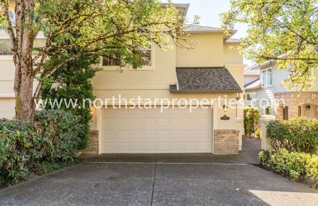 Beautiful Lake Oswego Townhome - 4920 Mulholland Drive, Lake Oswego, OR 97035