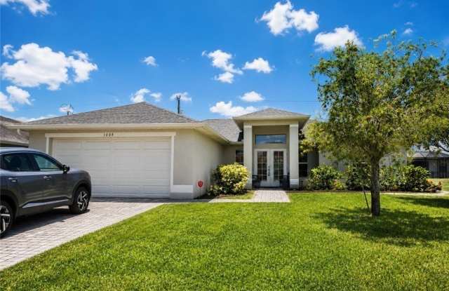 1008 SW 33rd Terrace Gallery 1