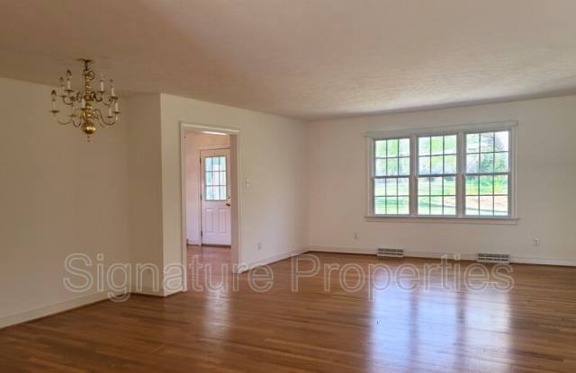 8040 Rose Hill Dr Gallery 4