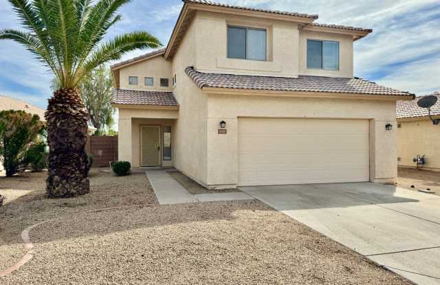 3 Bedroom/2.5 Bath Two Story Home in Avondale! Beautiful Water views Gallery 1
