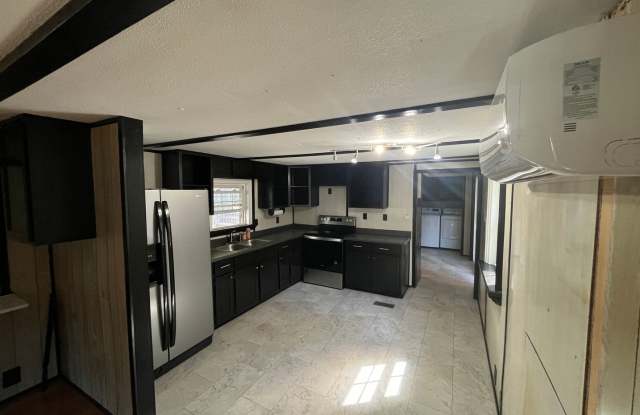 $1500 — 2 BEDROOM 1 BATH — Off Howard Gap Rd - 97 Fork Ridge Lane, Henderson County, NC 28792
