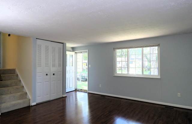 7125 VANTAGE Drive Gallery 4