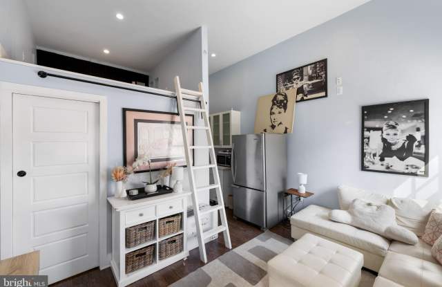 4005 ANACOSTIA Avenue NE - 4005 Anacostia Avenue Northeast, Washington, DC 20019