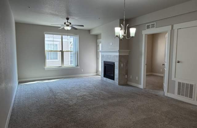 $500 Off Your First Month! Secure, Stylish & Convenient – 2 Bed Condo in Loveland Gallery 3