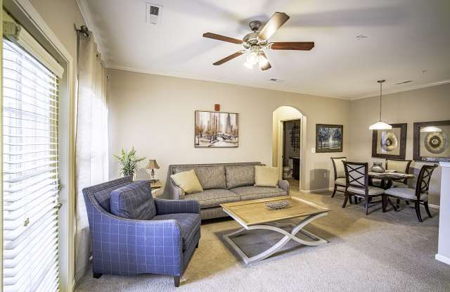 Vintage Creekwood Park Apartments Gallery 2