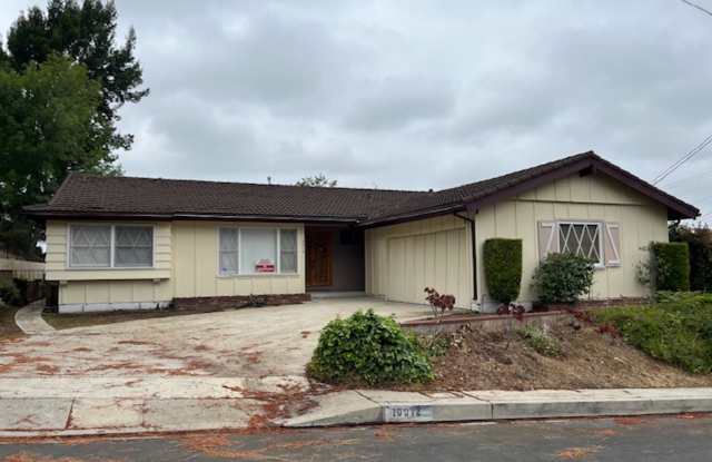 Hillside 3 Bed / 1 3/4 Bath Ranch Style Home Nestled In A Secluded Cul-de-sac photos photos