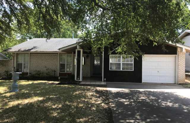 Lovely 4/2 single-story house in great location! - 201 Starbright Drive, Austin, TX 78745