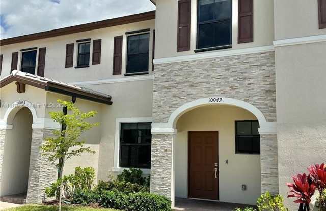 10049 SW 228th Ter photos photos