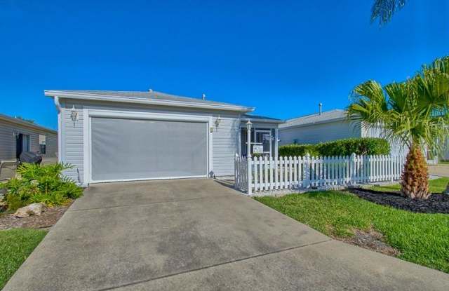17382 SE 77TH HELMSDALE COURT - 17382 Southeast 77th Helmsdale Court, The Villages, FL 32162
