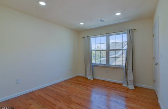 80 Montclair Ave Gallery 3