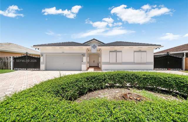 1205 SE 7th Ct photos photos