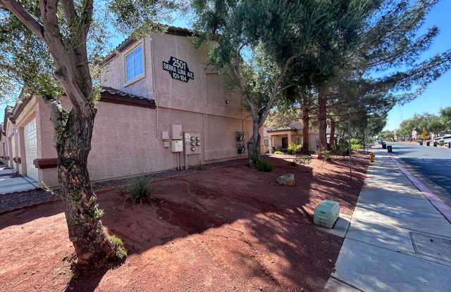 2501 Sierra Luna Avenue - 102 Gallery 4