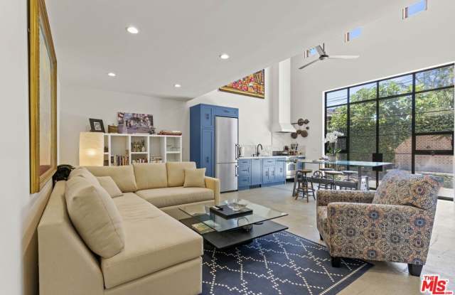 835 N Harper Ave photos photos