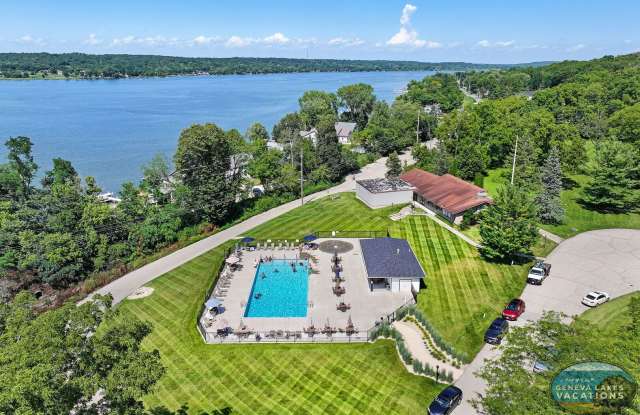 Lake Como Condo Near Lake Geneva – Available for Monthly & Mid-Term Rentals Gallery 4