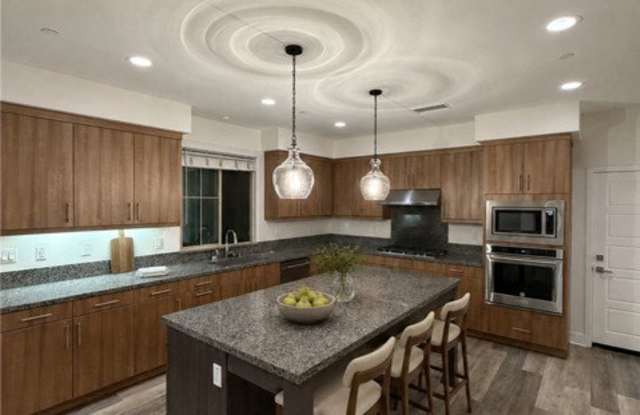 179 Carmine Gallery 3