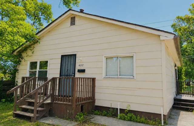 2 Bed 1 Bath Home With Den photos photos 2 Bed 1 Bath Home With Den photos photos