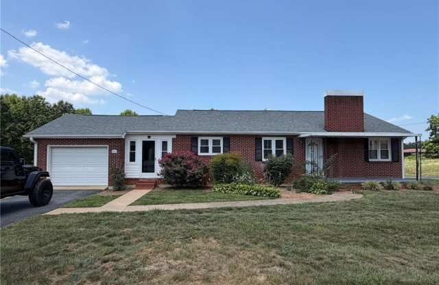 2421 Smithtown Road Gallery 2
