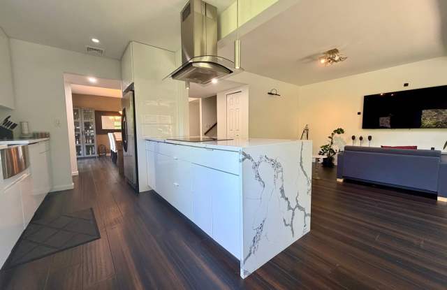Stunning 2-Bedroom in Newtown Square! Available NOW! photos photos
