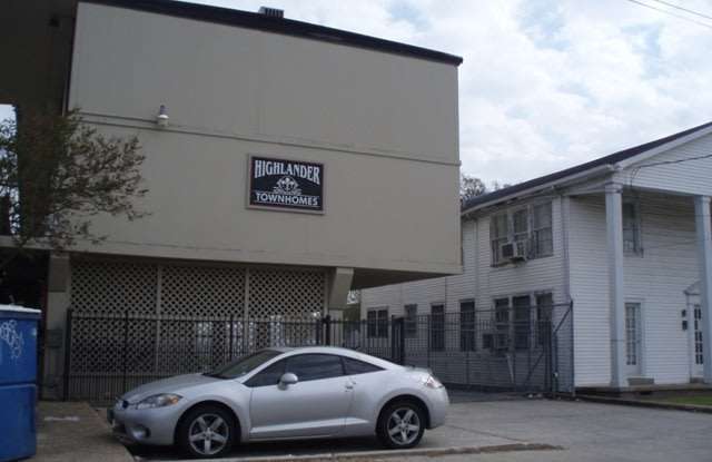 North gates of LSU on Highland near the Chimes! Gated 2br! photos photos