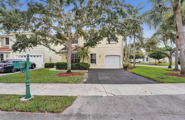 Excellent Home in Weston Gallery 4