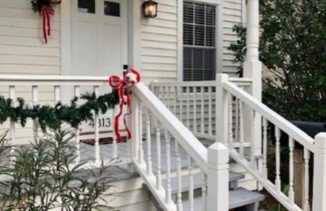 Iconic.... Capital Heights Cottage photos photos