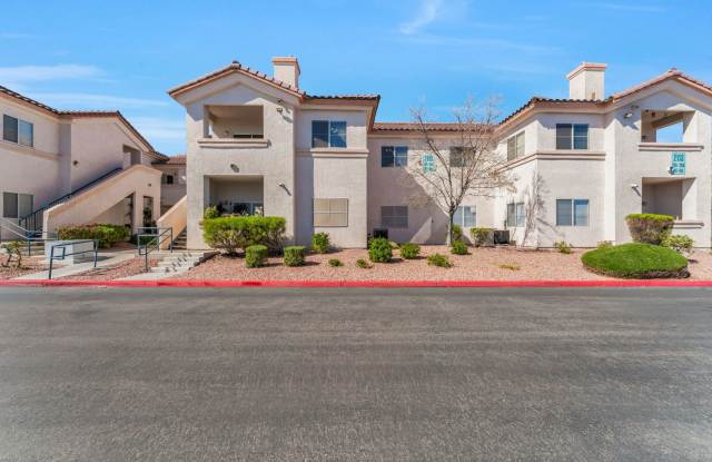 Bright Stylish Condo with Fireplace and Private Balcony in a Resort-Style Community! photos photos Bright Stylish Condo with Fireplace and Private Balcony in a Resort-Style Community! photos photos