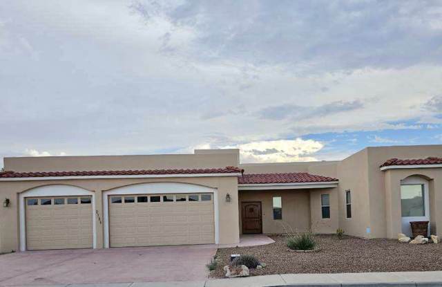 2184 Sedona Hills Pkwy - **August Special: $100 off your first month’s rent!**Luxurious Custom Home Overlooking The Golf Course! photos photos
