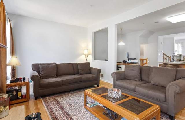 4225 LAVENDER Lane Gallery 2