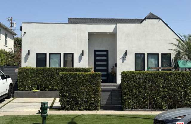 1420 Stearns Drive photos photos