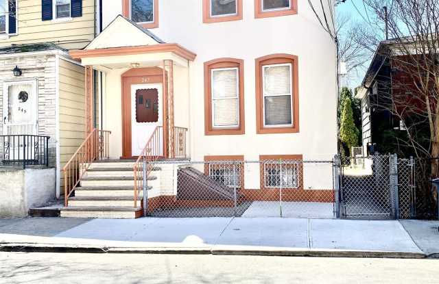 247 CLENDENNY AVE Gallery 4