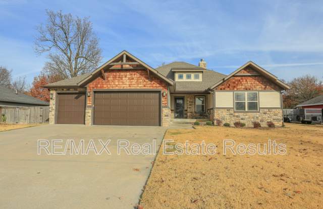 1000 Peak St - 1000 Peak Street, Cave Springs, AR 72718