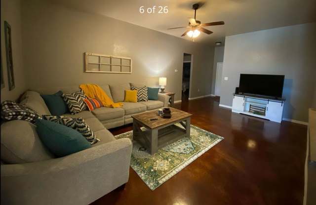 116 Surrey Ln Gallery 3
