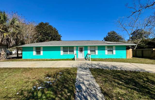 Charming Coastal Home at 345 Carrol Drive – Your Perfect Bay St. Louis Retreat! photos photos