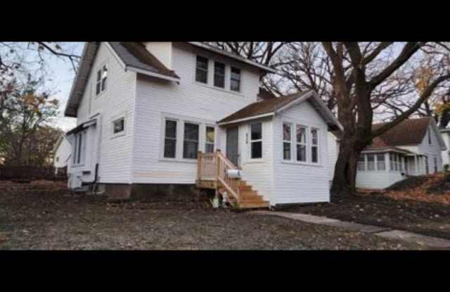 616 2nd Ave Ne - 616 2nd Avenue Northeast, Waseca, MN 56093