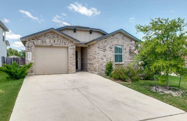 BEAUTIFUL 3-BEDROOM D.R. HORTON HOME IN REDBIRD RANCH photos photos