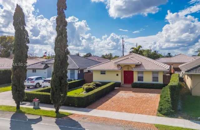 4370 SW 82nd Ave photos photos