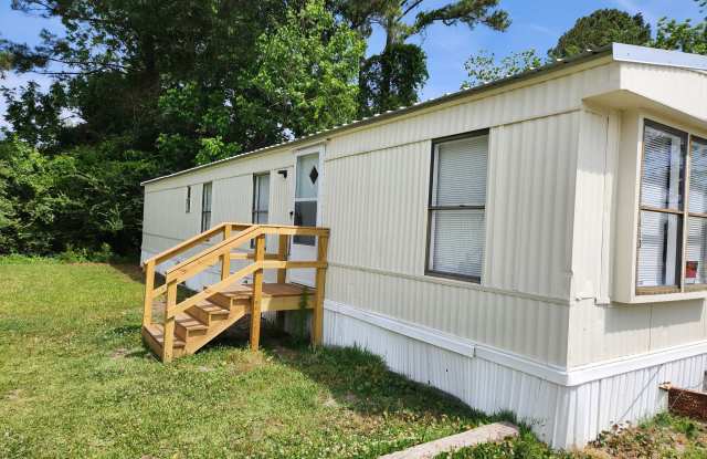 110 Grace ParkLot 4 - 110 Hussey Mobile Home Park Lane, Beulaville, NC 28518