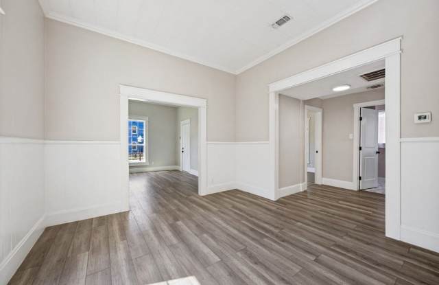 917 W Sears Street Gallery 4