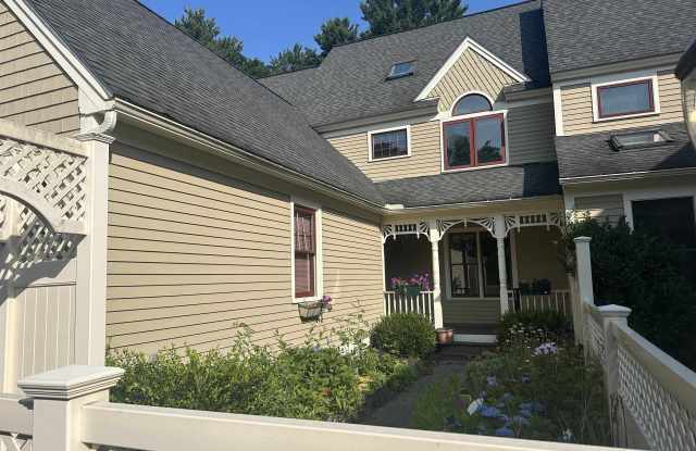 579 Sagamore Avenue photos photos